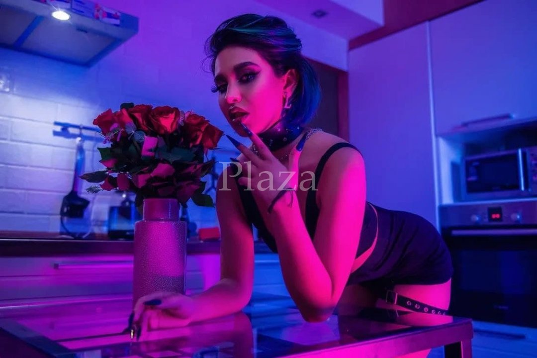 Roxy Lips Porno Star